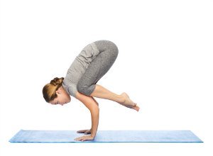 crow pose to lose weight quickly with yoga