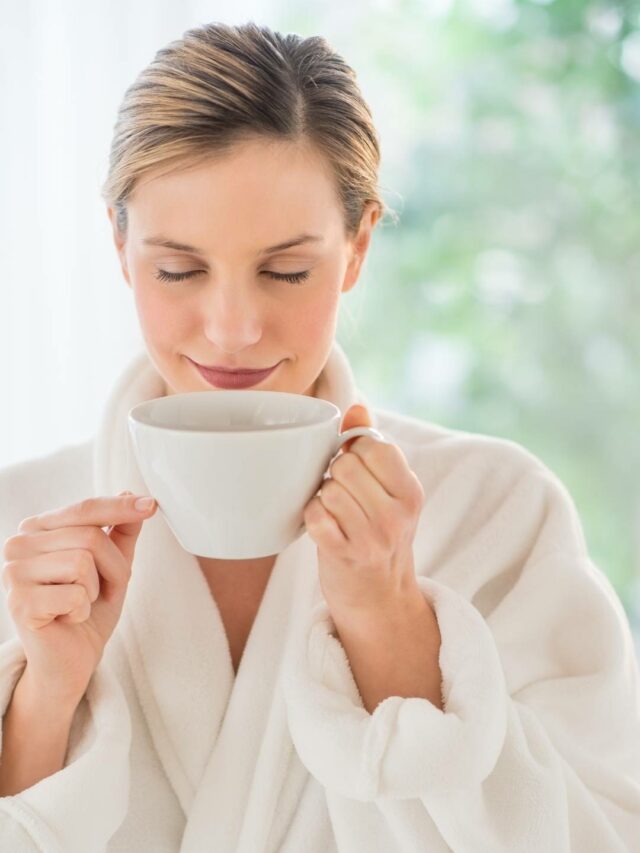 woman drinking coffee